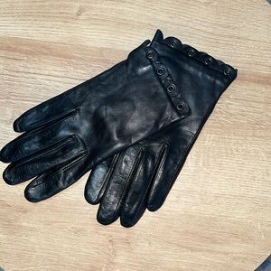 Kate Spade Scallop Leather Gloves